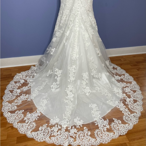 Allure Bridal White Ball Gown Sweetheart Strapless Mid Back Size 8 Free Shipping - Picture 9 of 14